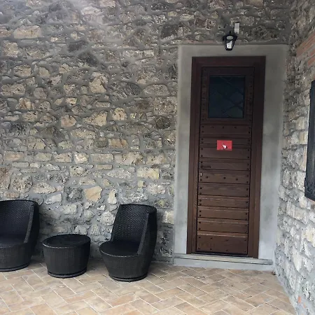 Gru Giapponese Pensión